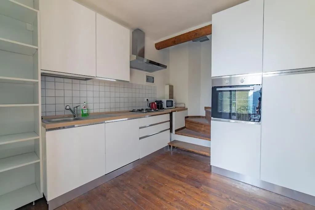 Apartmán Villa Amazing Lake View With Jacuzzi, Private Garden And Gym Cernobbio